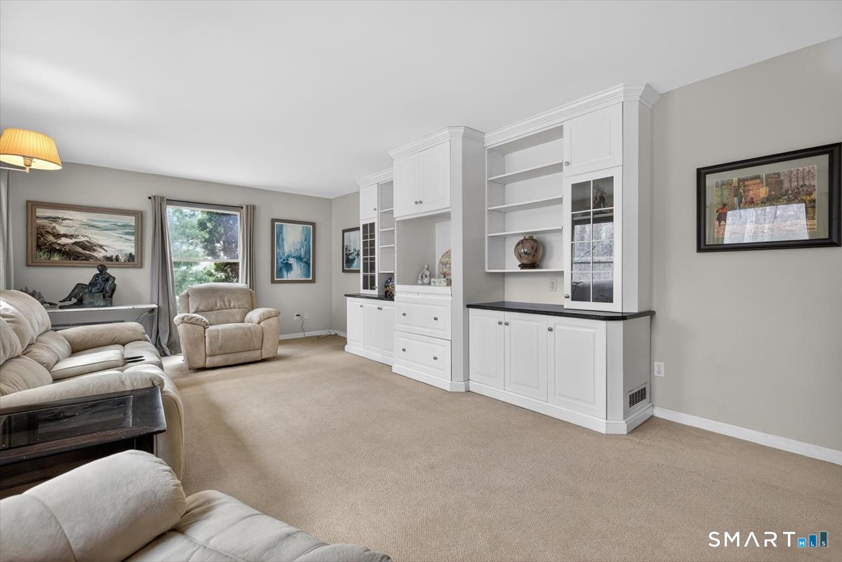 15 Farm Brook Court Hamden CT 06514