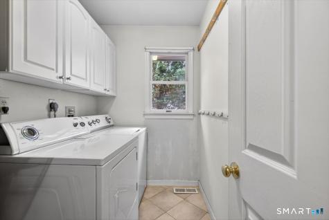 15 Farm Brook Court Hamden CT 06514