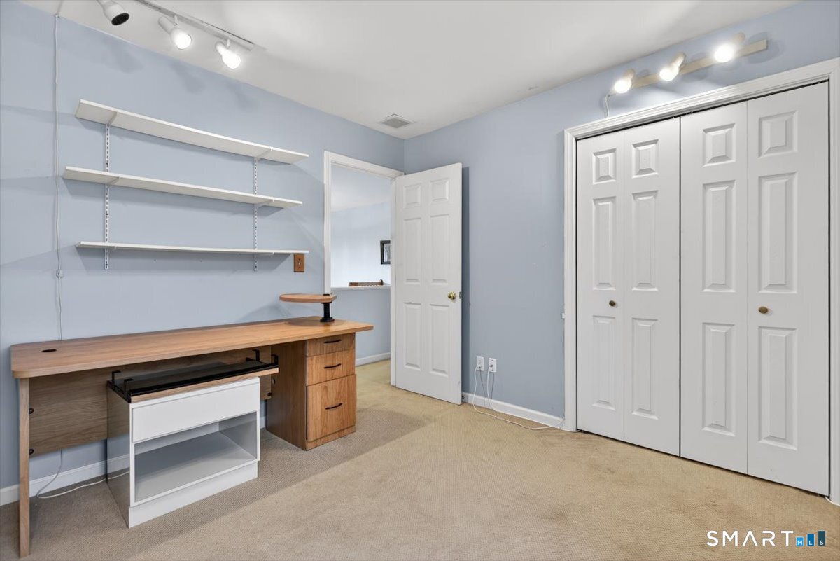 15 Farm Brook Court Hamden CT 06514
