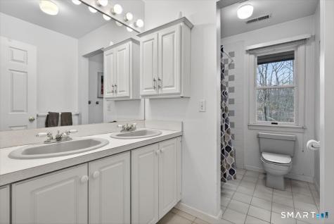 15 Farm Brook Court Hamden CT 06514