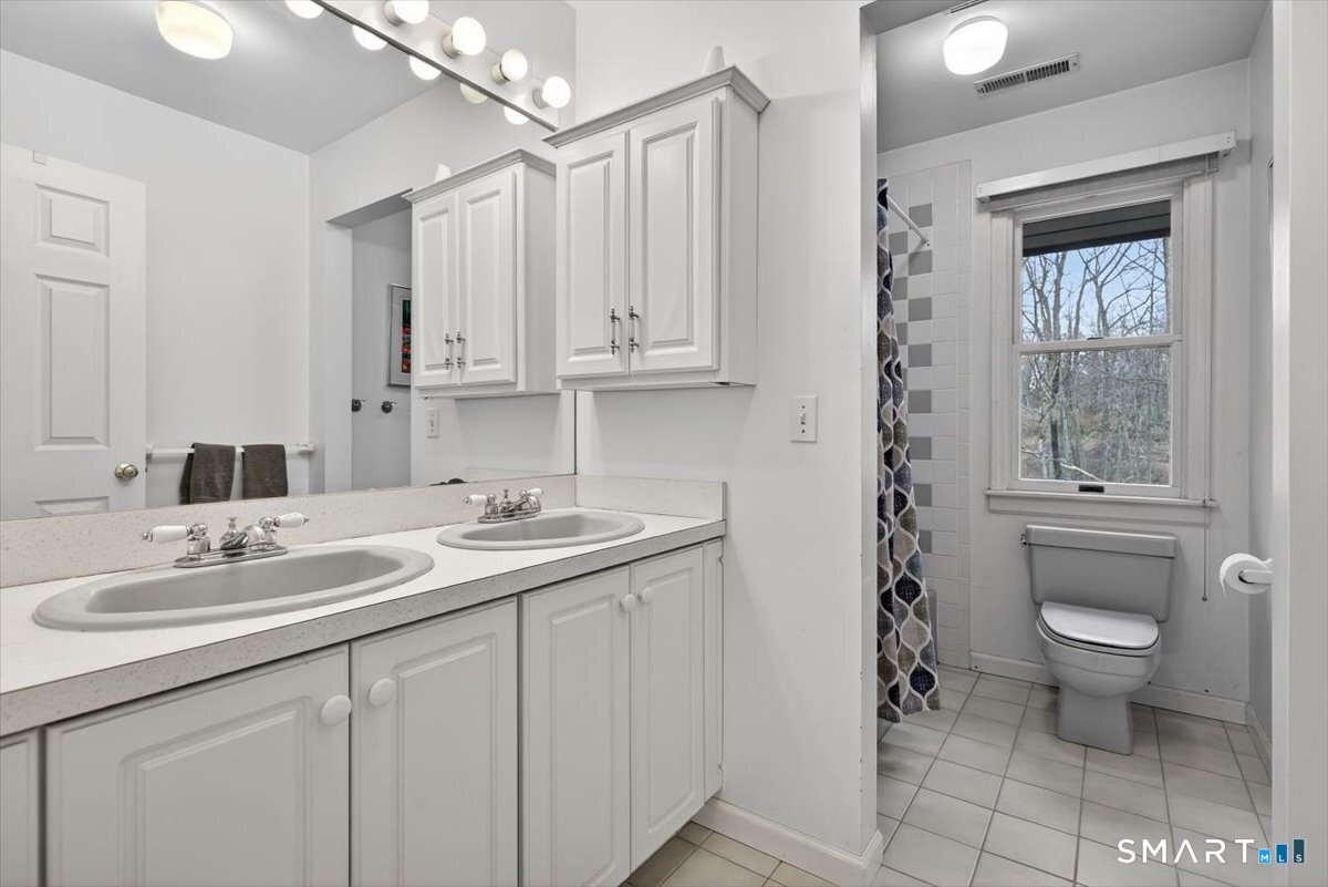 15 Farm Brook Court Hamden CT 06514