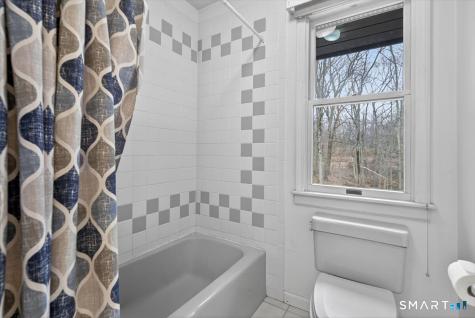 15 Farm Brook Court Hamden CT 06514