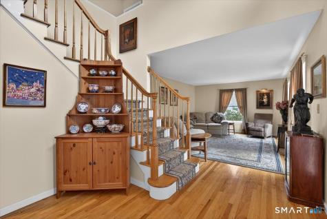 15 Farm Brook Court Hamden CT 06514