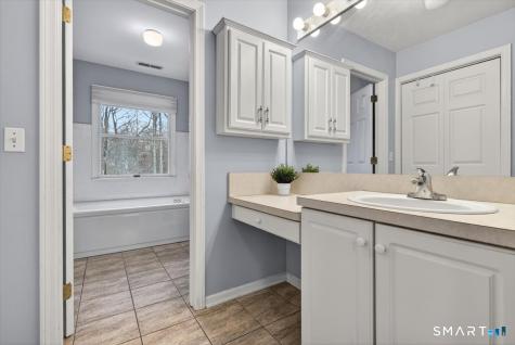 15 Farm Brook Court Hamden CT 06514