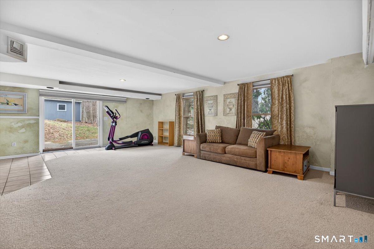 15 Farm Brook Court Hamden CT 06514