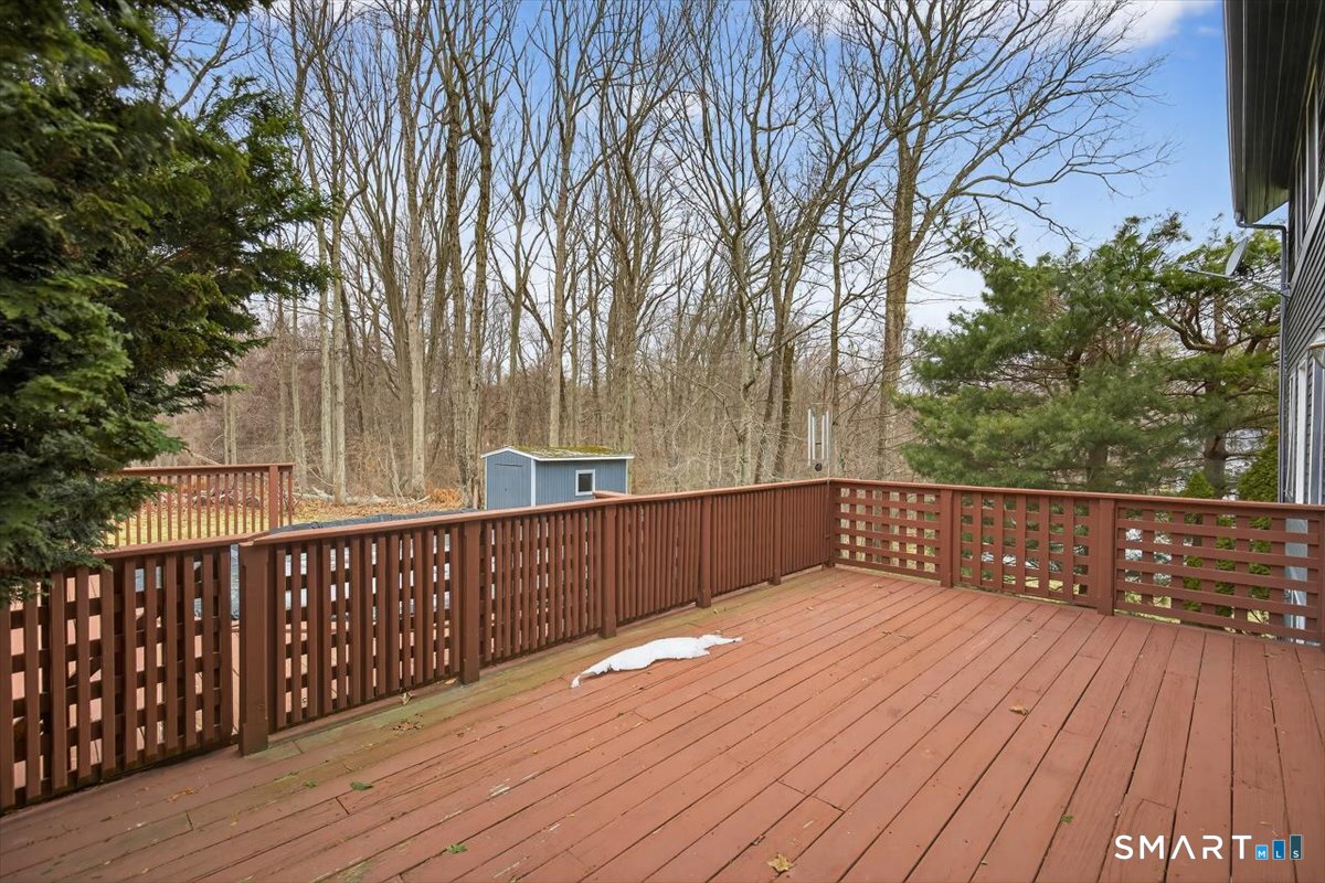 15 Farm Brook Court Hamden CT 06514