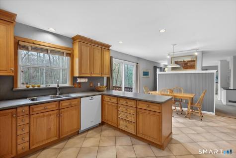 15 Farm Brook Court Hamden CT 06514