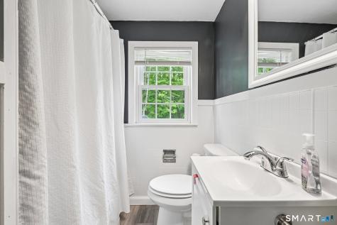 18 Carleton Road Leicester MA 01542