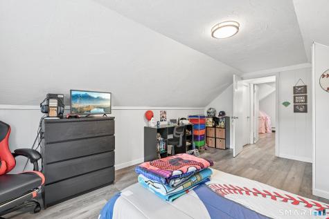 18 Carleton Road Leicester MA 01542