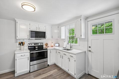 18 Carleton Road Leicester MA 01542
