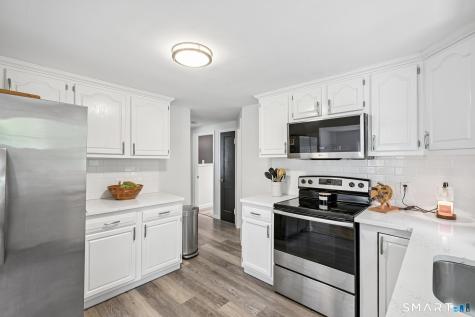18 Carleton Road Leicester MA 01542