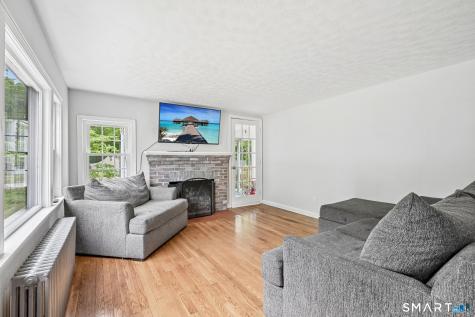18 Carleton Road Leicester MA 01542