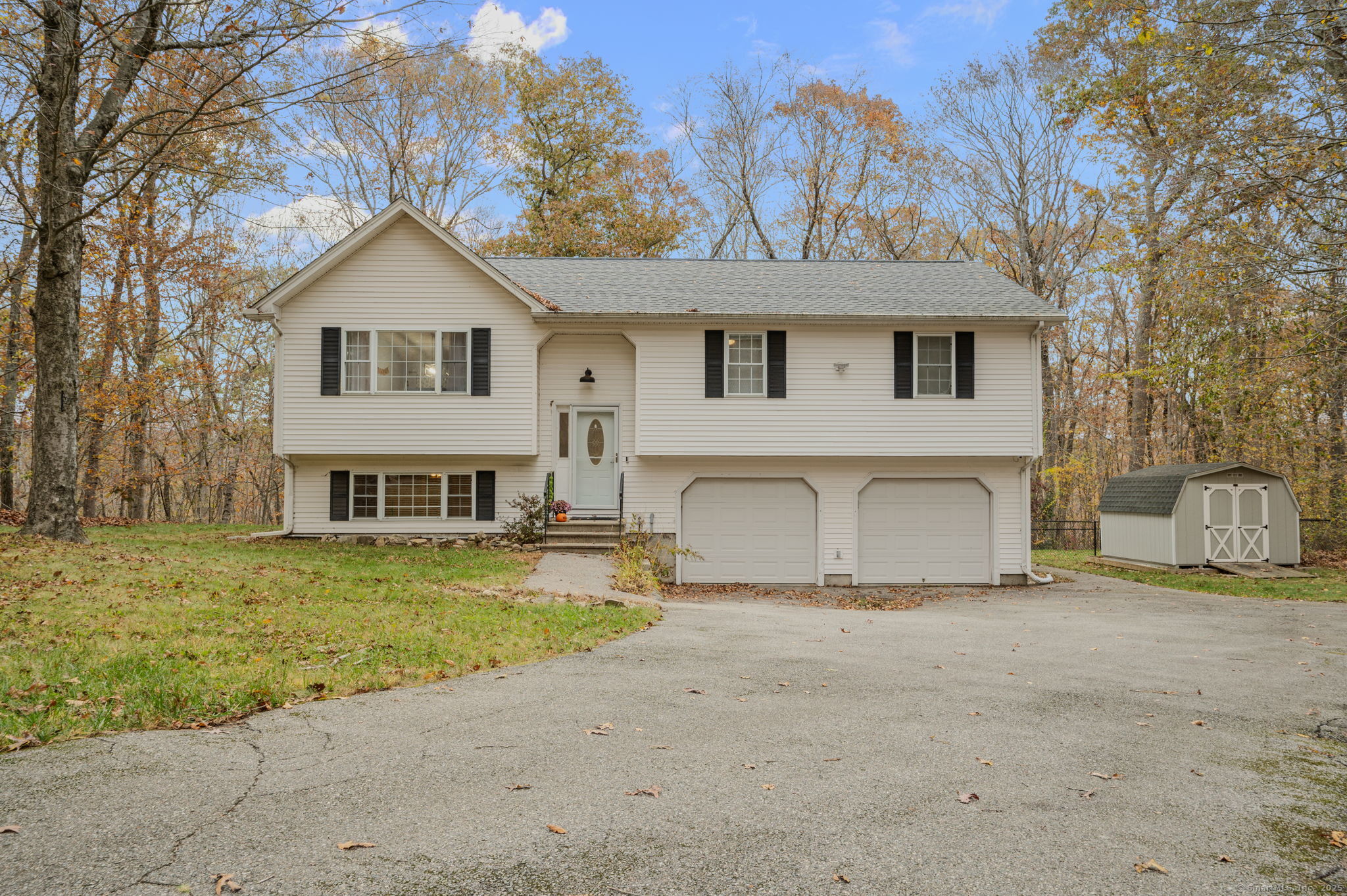 25 Old Colony Lane Ledyard CT 06339