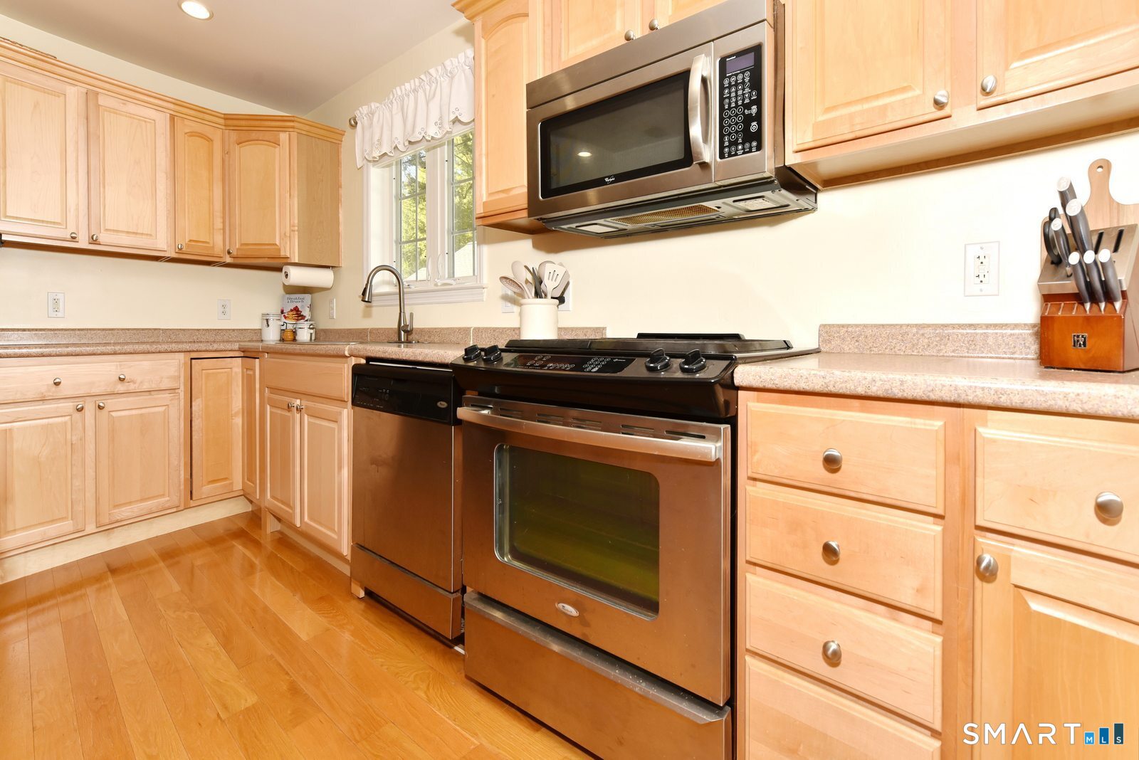 33 Longvue Drive Wethersfield CT 06109