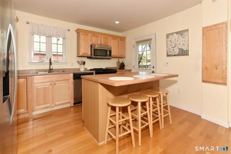 33 Longvue Drive Wethersfield CT 06109
