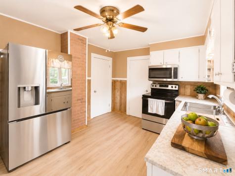 87 Taftville Occum Road Norwich CT 06360