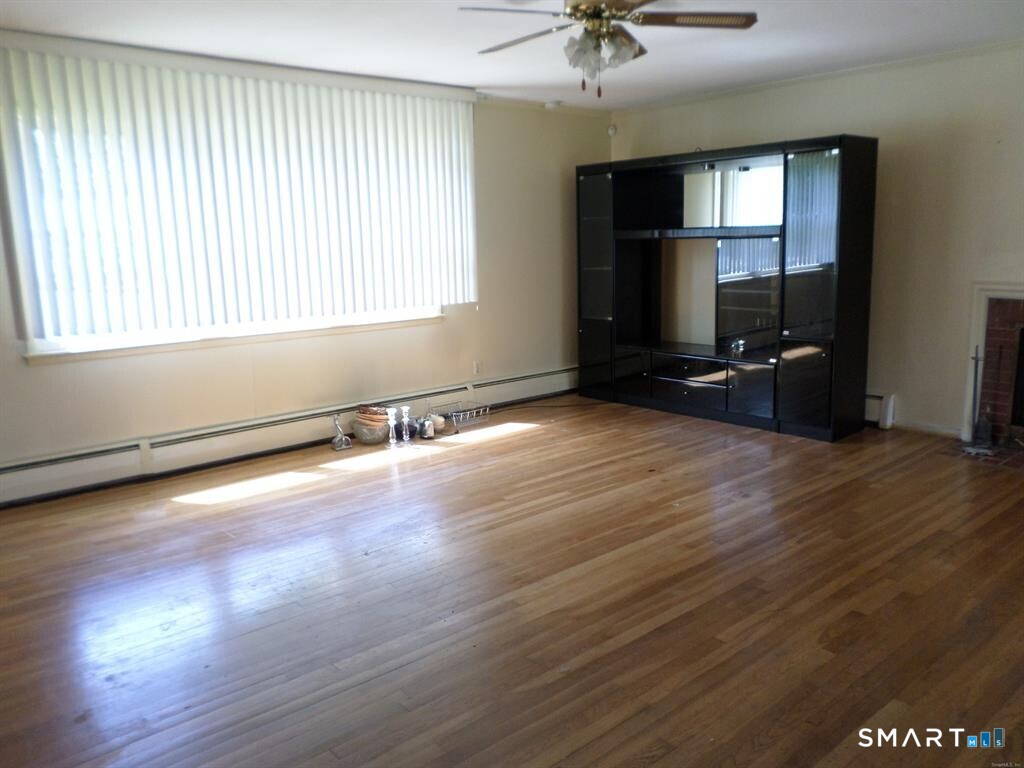 7 Craigmore Road Bloomfield CT 06002