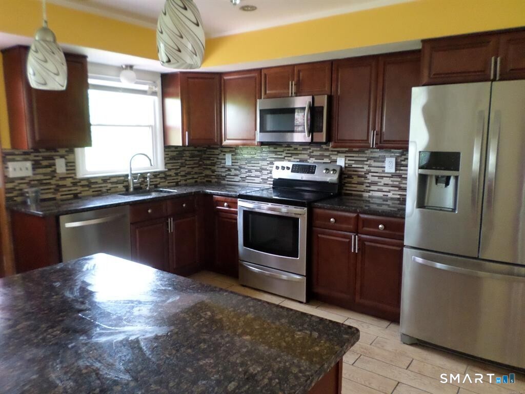 7 Craigmore Road Bloomfield CT 06002