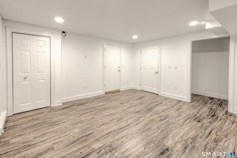 14 North Branch Road Newtown CT 06470