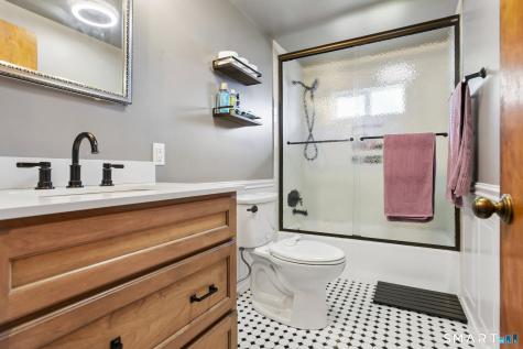 8 Norwell Street West Haven CT 06516