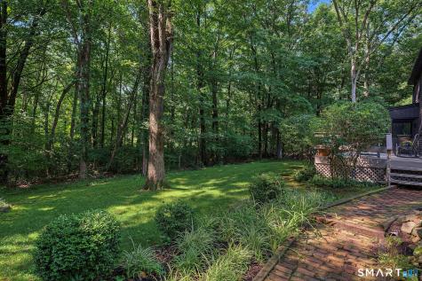 345 Nut Plains Road Guilford CT 06437