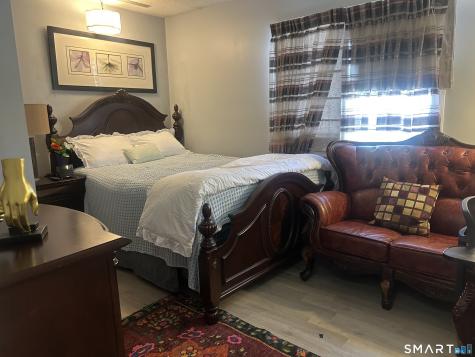 135 Pheasant Road West Haven CT 06516