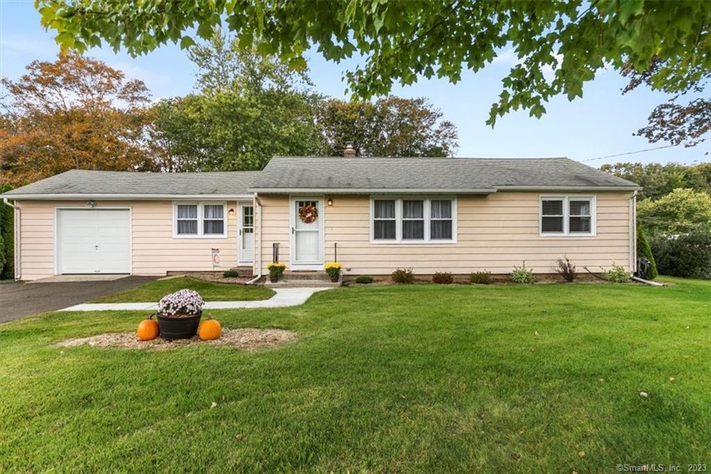 303 Spring Road North Haven CT 06473