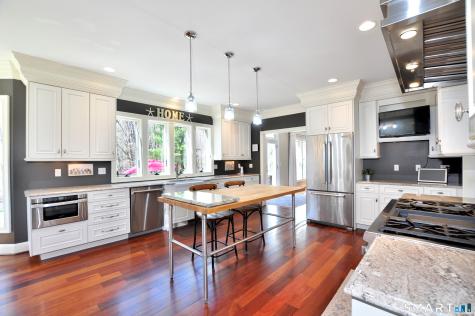 82 Indian Hill Road Canton CT 06019