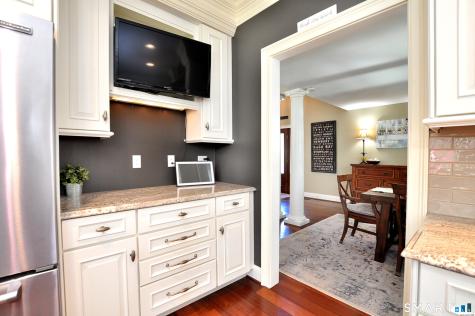 82 Indian Hill Road Canton CT 06019