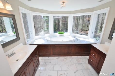 82 Indian Hill Road Canton CT 06019