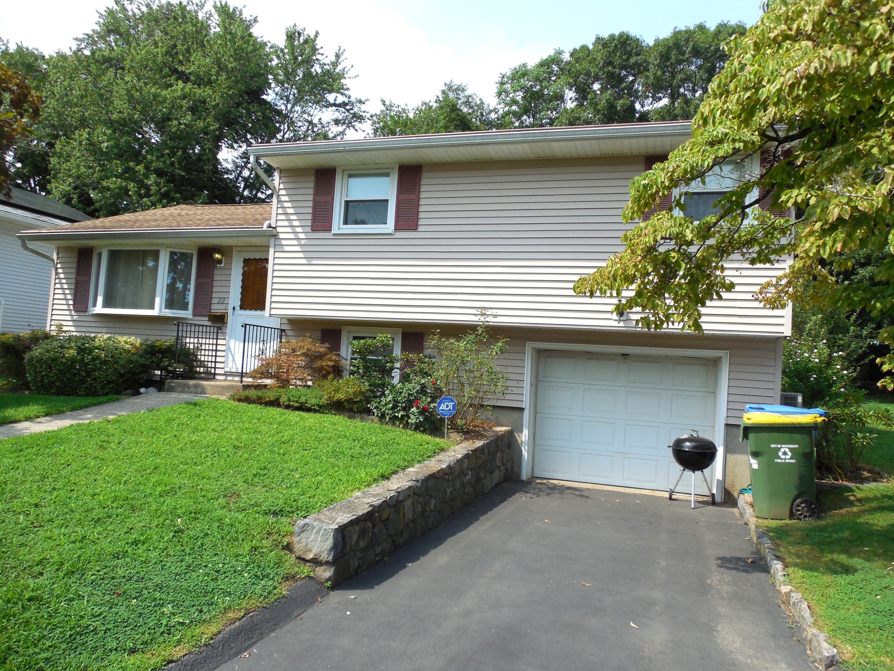 22 Jodie Circle Waterbury CT 06706