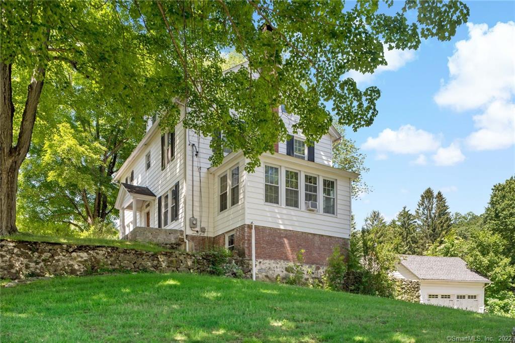 8 Mohegan Road Norwich CT 06360