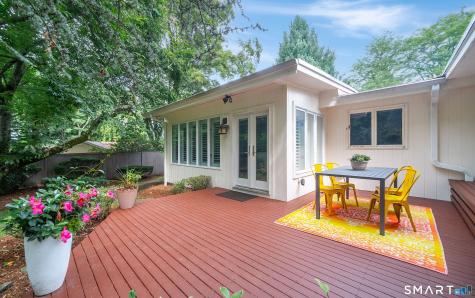 47 Windsor Road North Haven CT 06473
