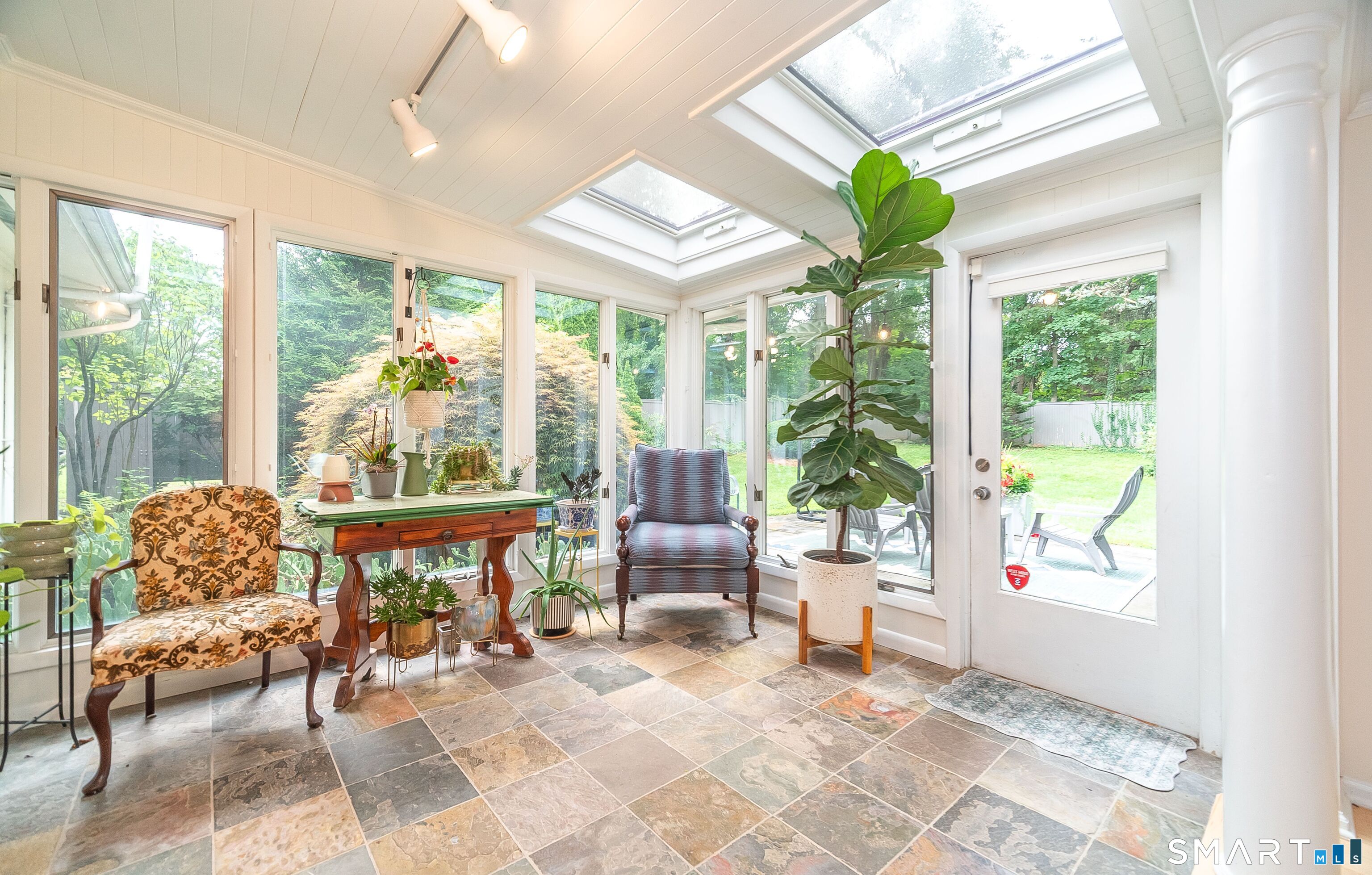 47 Windsor Road North Haven CT 06473