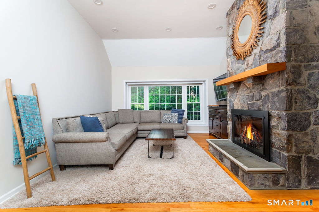 6 Valley Court Bethel CT 06801