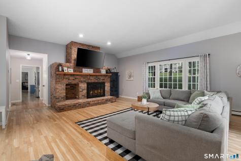 11 Cobblers Mill Road Newtown CT 06482