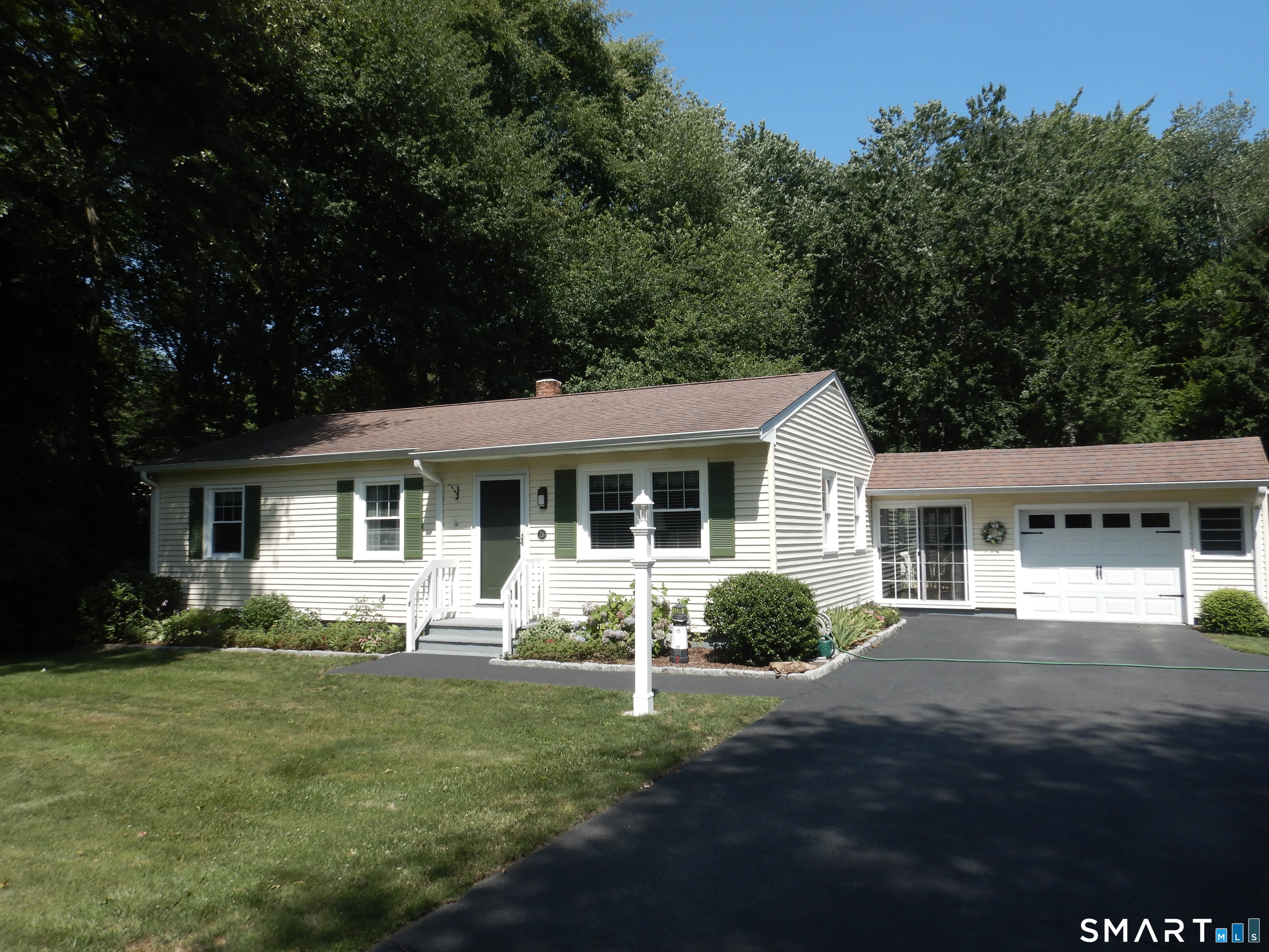 26 Beach Park Road Clinton CT 06413