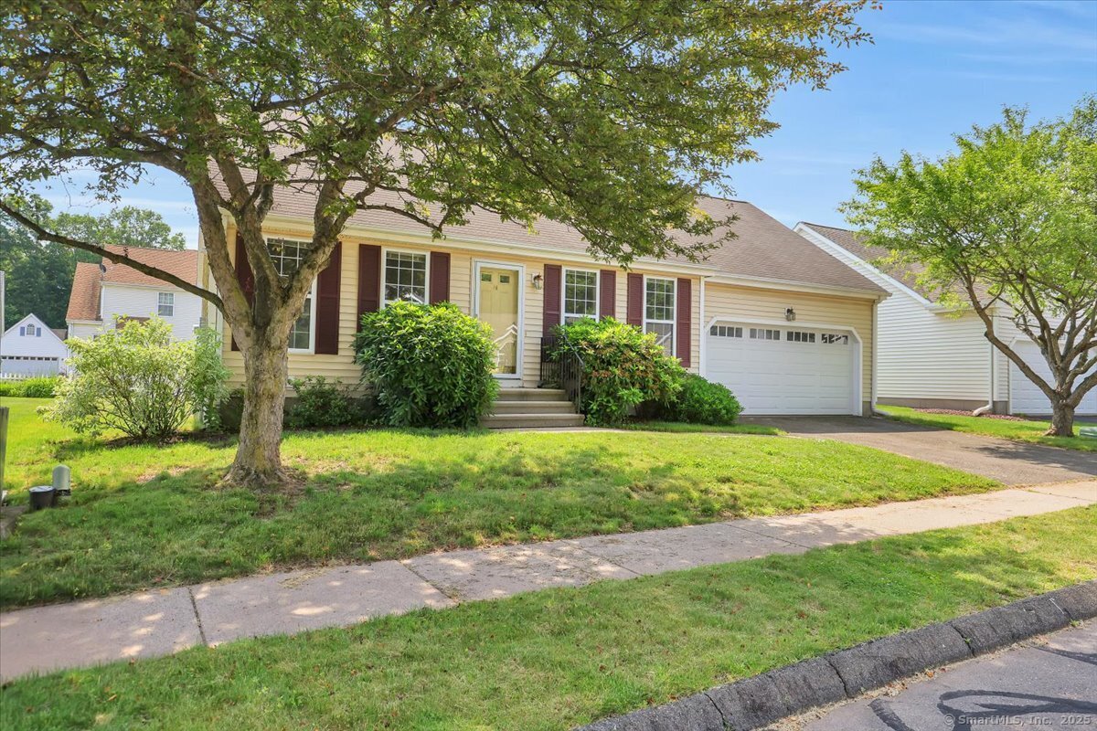 46 Rolling Green Middletown CT 06457