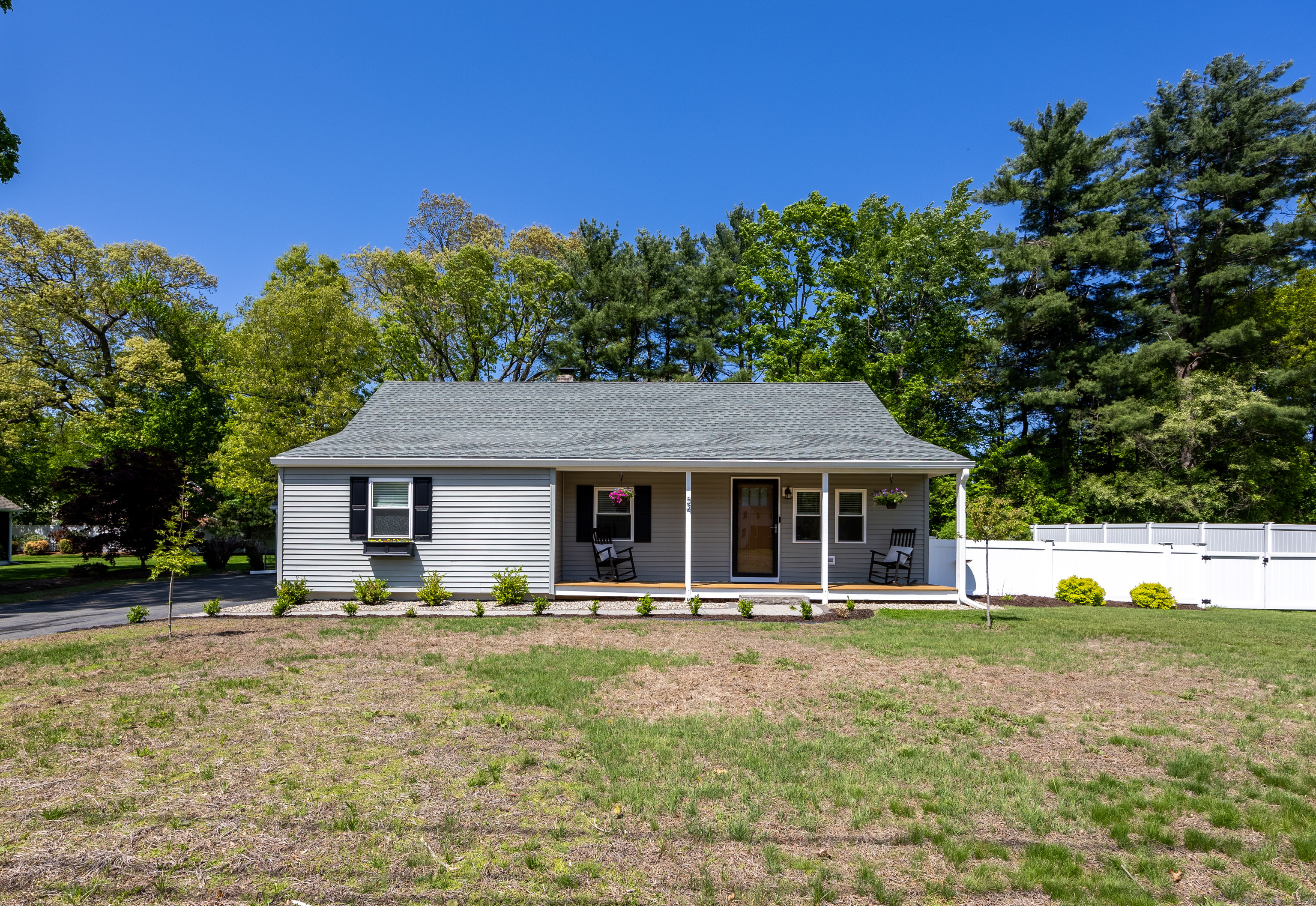24 White Oak Lane Simsbury CT 06070