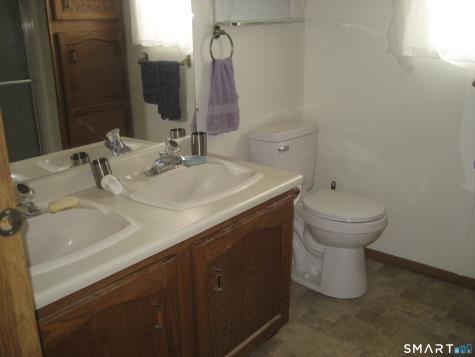 136 Hunters Road Norwich CT 06360