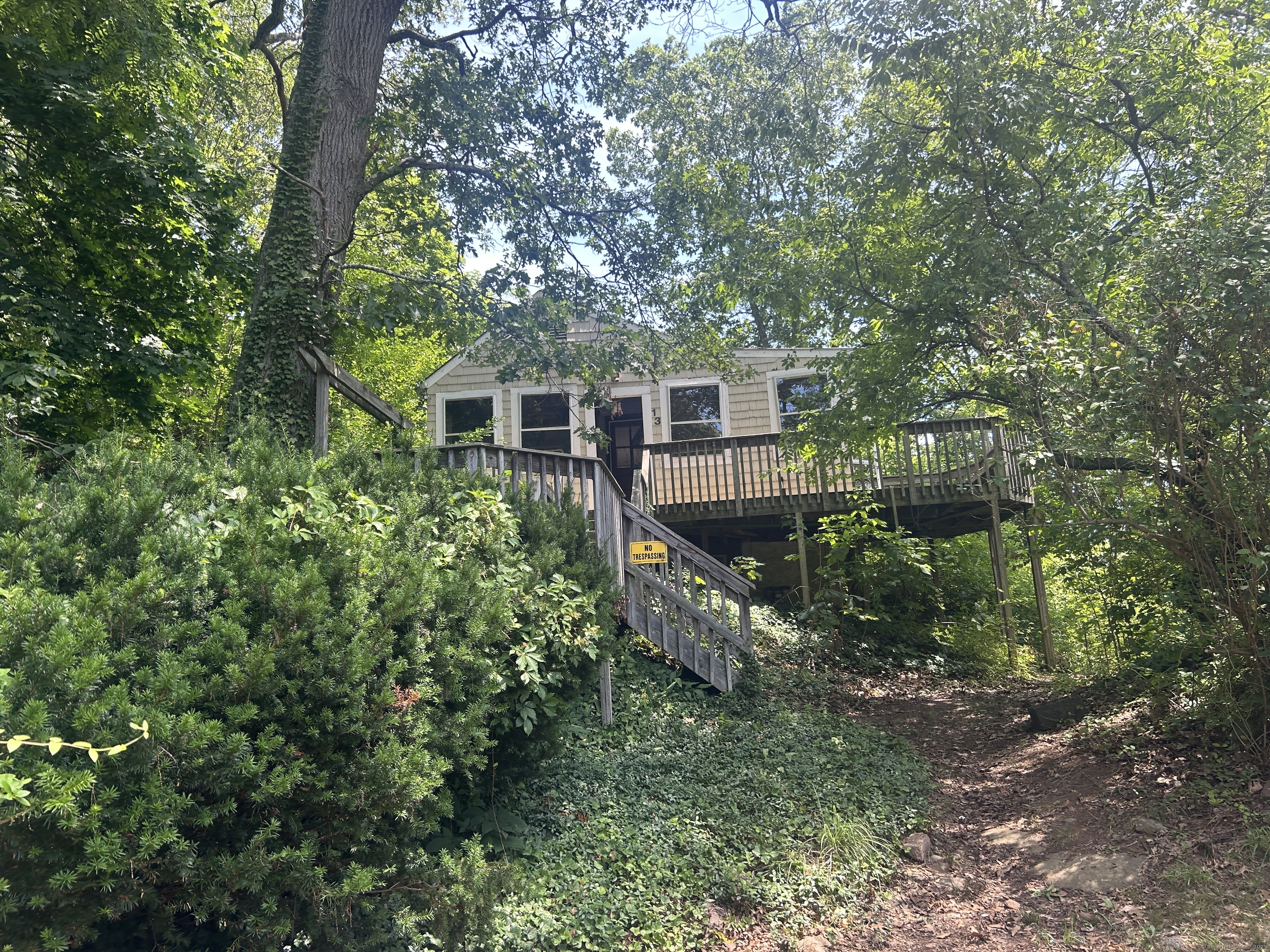 13 Hill Street Branford CT 06405