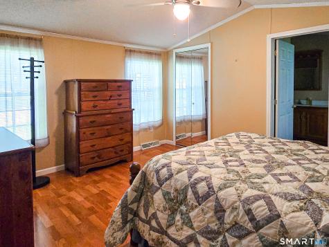 136 Hunters Road Norwich CT 06360