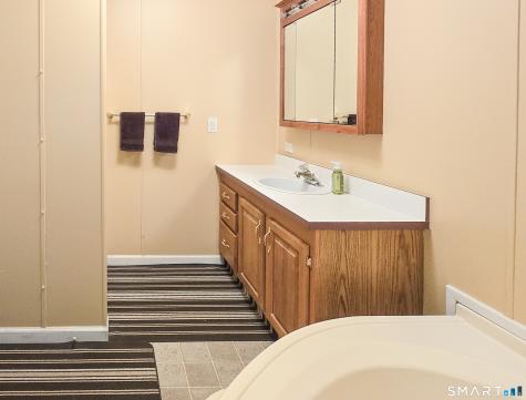 136 Hunters Road Norwich CT 06360