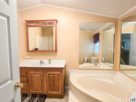 136 Hunters Road Norwich CT 06360