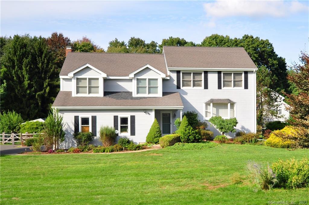 15 Newbury Court Simsbury CT 06070