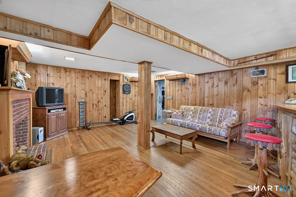 20 W End Avenue Branford CT 06405