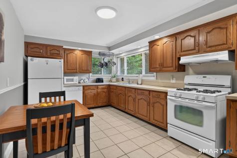 20 W End Avenue Branford CT 06405
