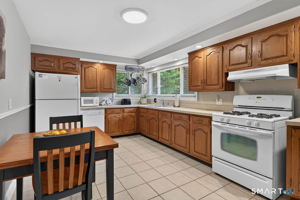 20 W End Avenue Branford CT 06405