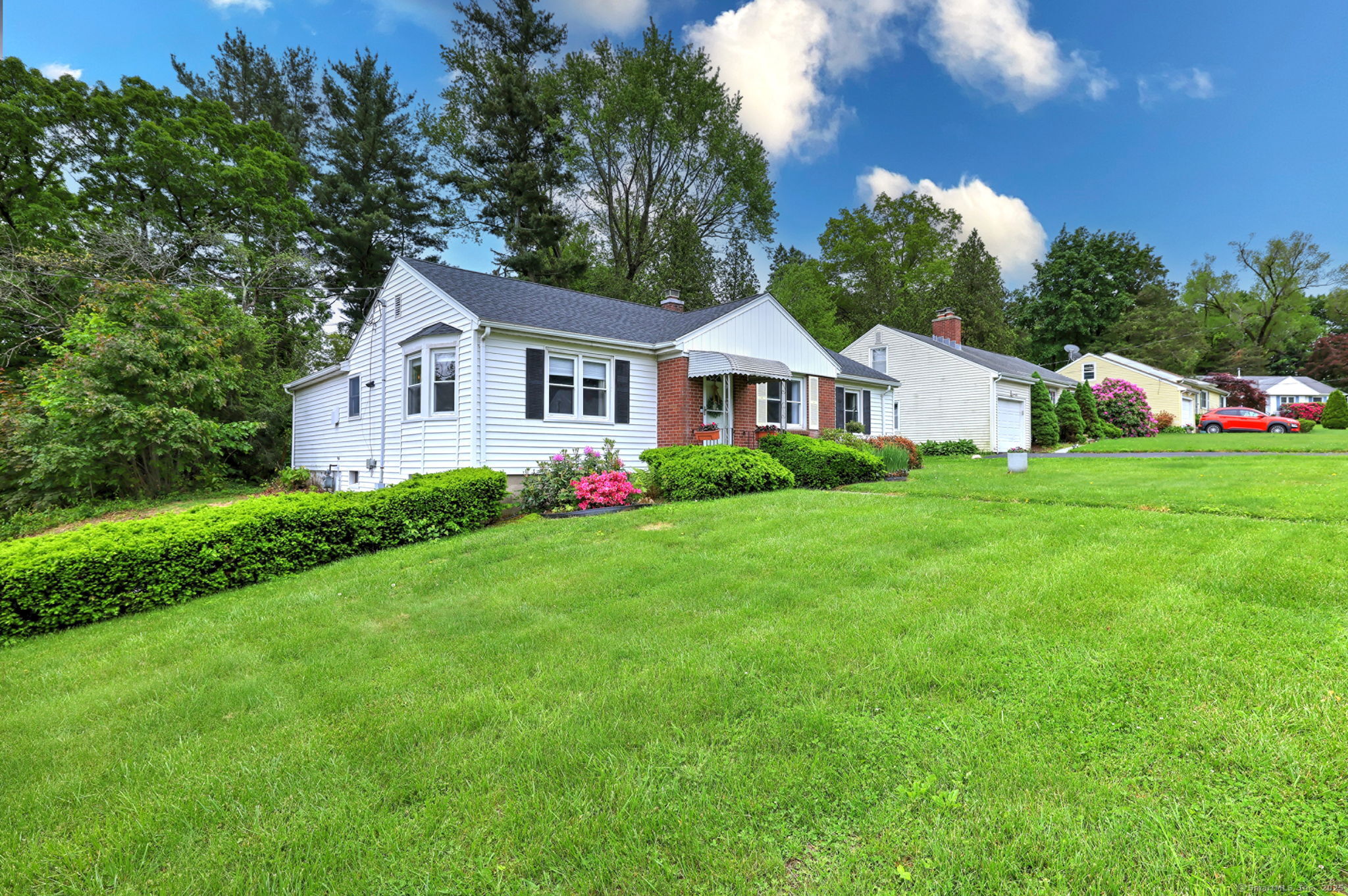 6 Hillview Avenue Hamden CT 06514