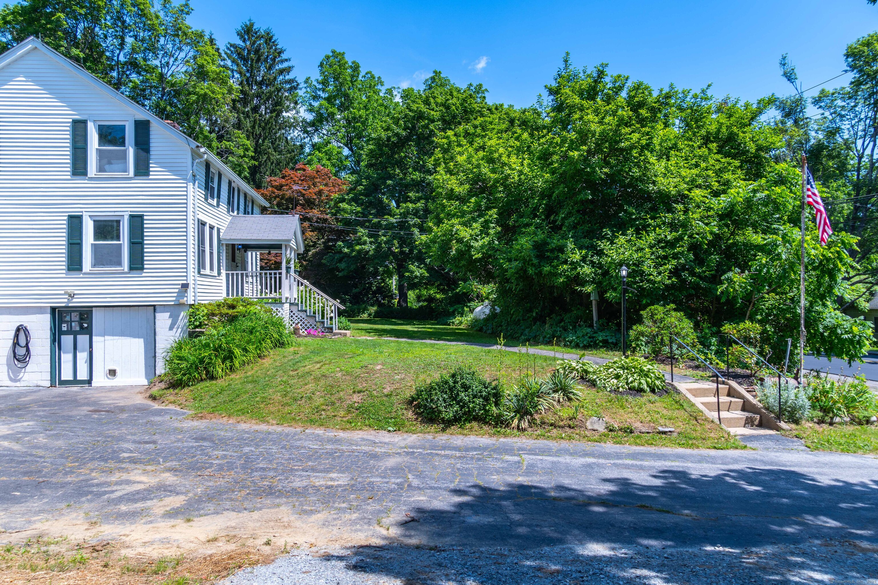 201 Main Street Hampton CT 06247